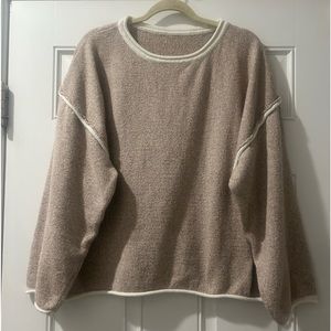 Women’s Boutique Chunky Cream Colored Sweater Size Medium